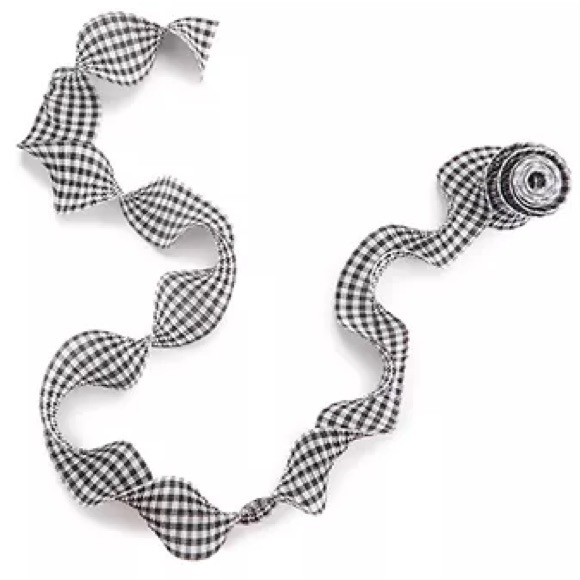 💕Host Pick💕 Crinkly Checkered Black and White Ribbon - Picture 4 of 4
